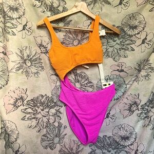 💜🧡Adorable Bright Cutout Swimsuit💜🧡